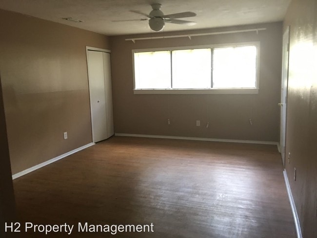 Building Photo - 810 S Lipona Rd