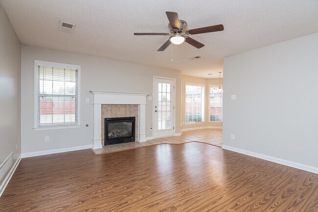 Foto del edificio - 1118 Greenwich Dr