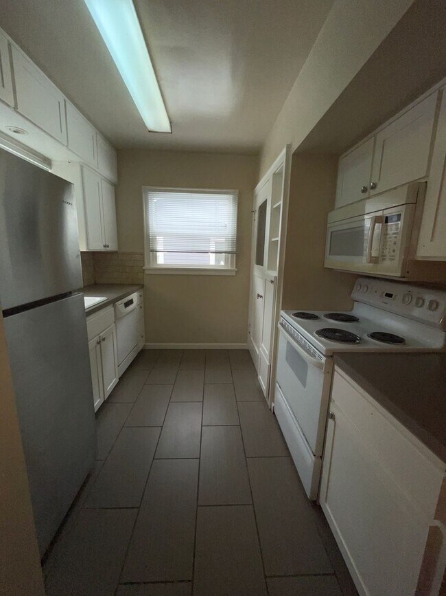 Building Photo - 3 bed 1 bath home in South Salem