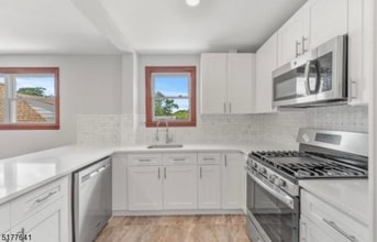 Building Photo - 532 Piaget Ave