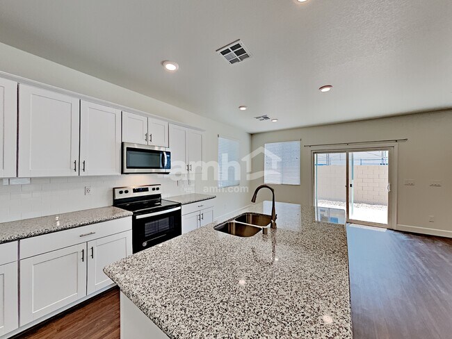 Building Photo - 1805 Macchia Ave