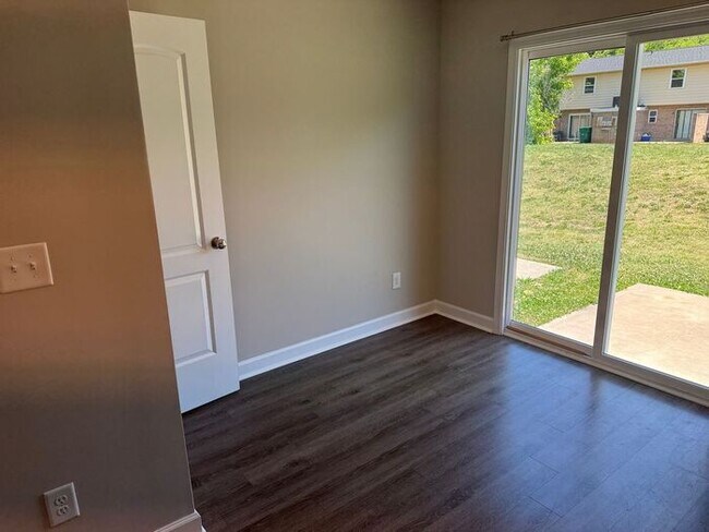 Foto del edificio - Convenient location near downtown Granite Quarry