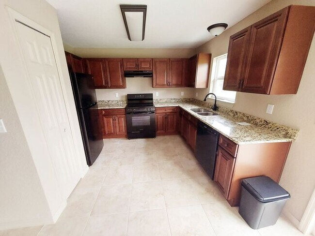 Foto del edificio - 2970 SW 162 ST RD