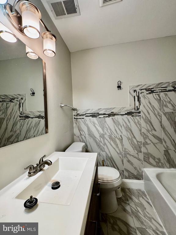 Foto del edificio - 139 E North Ave