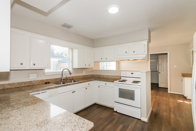 Building Photo - 10530 Jaycreek Dr