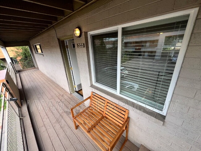 Building Photo - 650 N 300 W