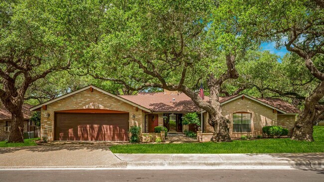 Building Photo - GORGEOUS OAK FOREST SINGLE-STORY HOME