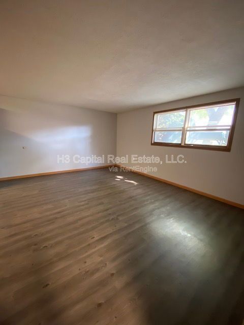 Building Photo - 806 Olive St