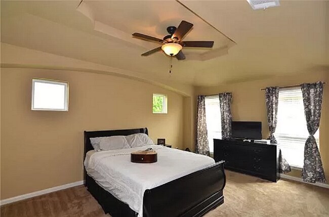 Foto del edificio - 312 Swenson Dr