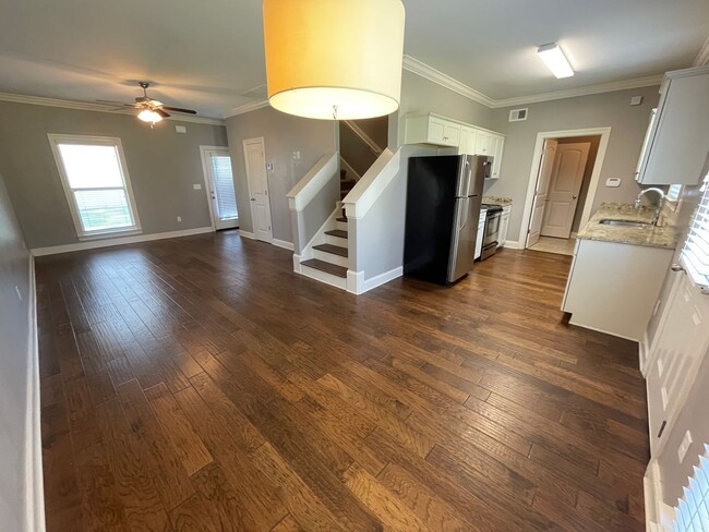 Building Photo - 4BR/4.5BA Stand Alone Unit For Rent