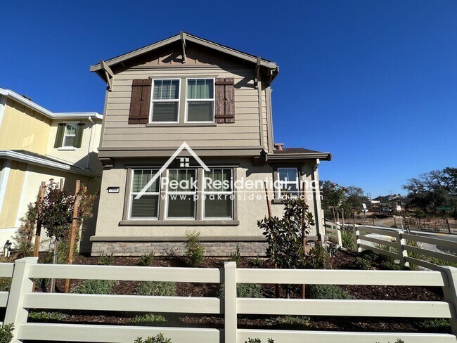 Building Photo - 3 br, 2.5 bath House - 7868 Paseo De Daly