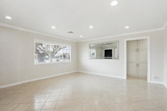 Building Photo - 15023 Yukon Ave