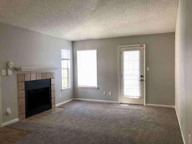 Living room - 4350 Perkinshire Ln
