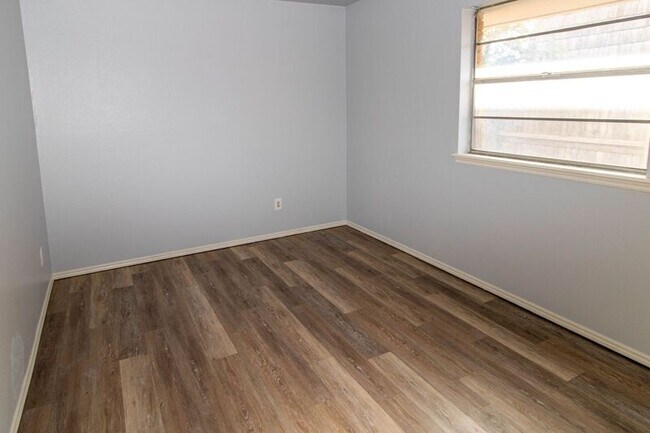Building Photo - 4136 NW 36th St