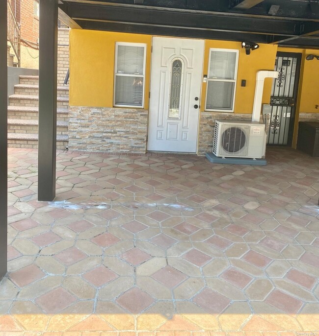Foto del edificio - 73-28-73173 173rd St