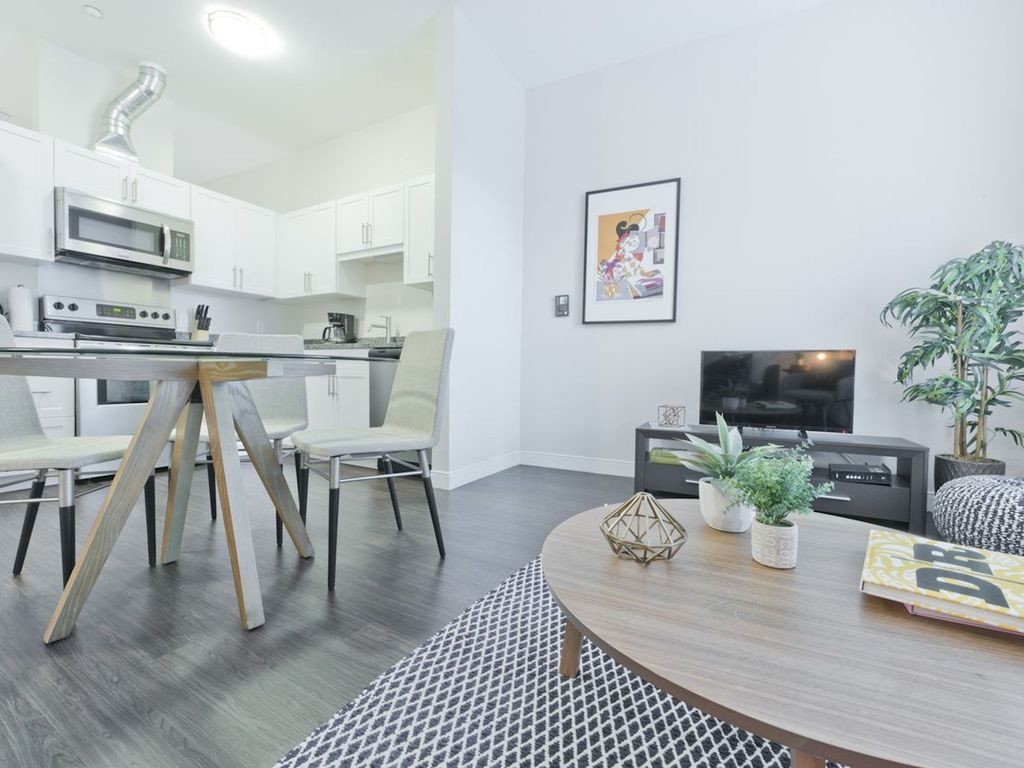 Foto principal - 3755 Henry Hudson Pkwy