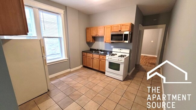 Photo - 4056 W Hirsch St Apartment