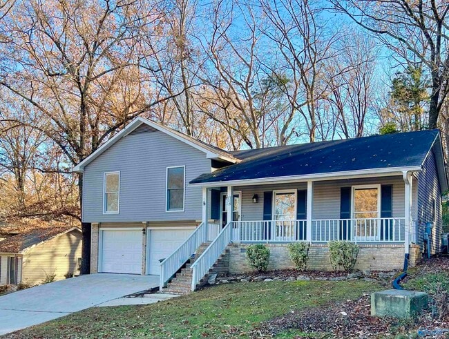 Building Photo - 704 Captiva Ct SE