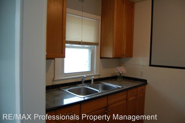 Foto del edificio - 2 br, 1 bath House - 367 NW Garnet Glen