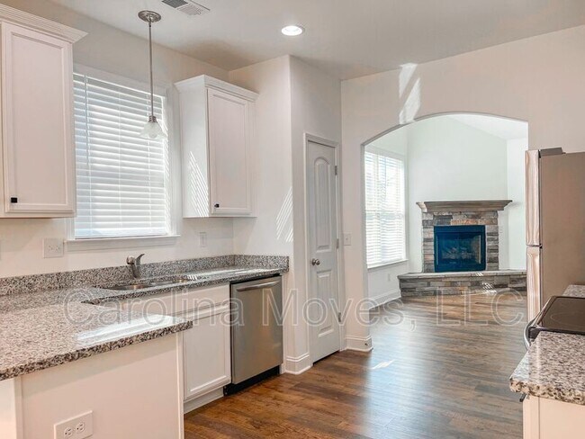 Foto del edificio - 116 Forest Ridge Way