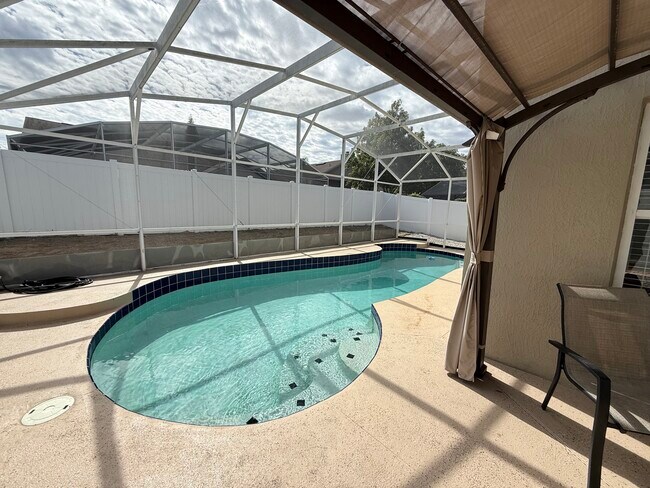 Foto del edificio - 8820 Tottenham Way