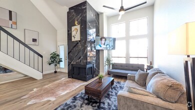 Building Photo - 3402 Country Club Dr W