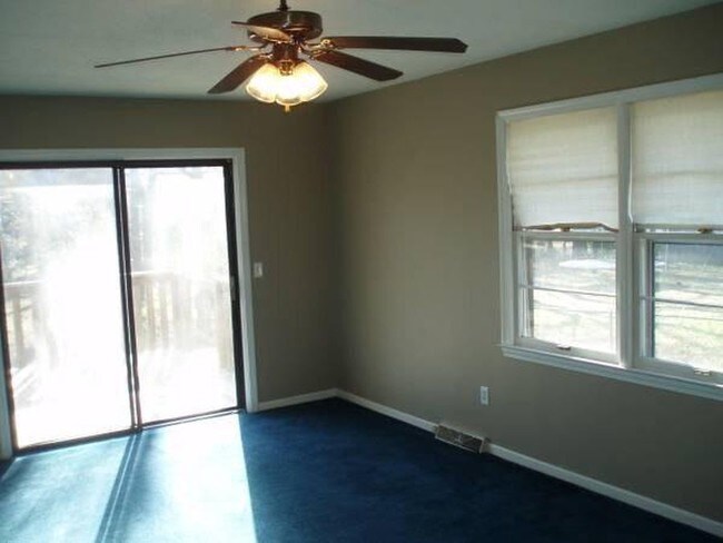 Building Photo - 130 Ashdown Dr