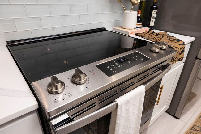 Interior Photo - Ilion
