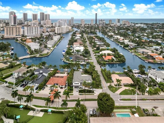 Foto del edificio - 431 Layne Blvd