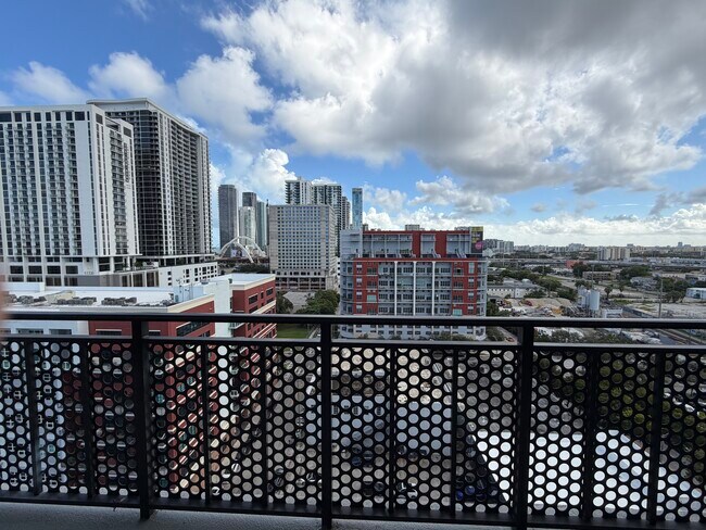 Foto del edificio - 1635 NE Miami Ct