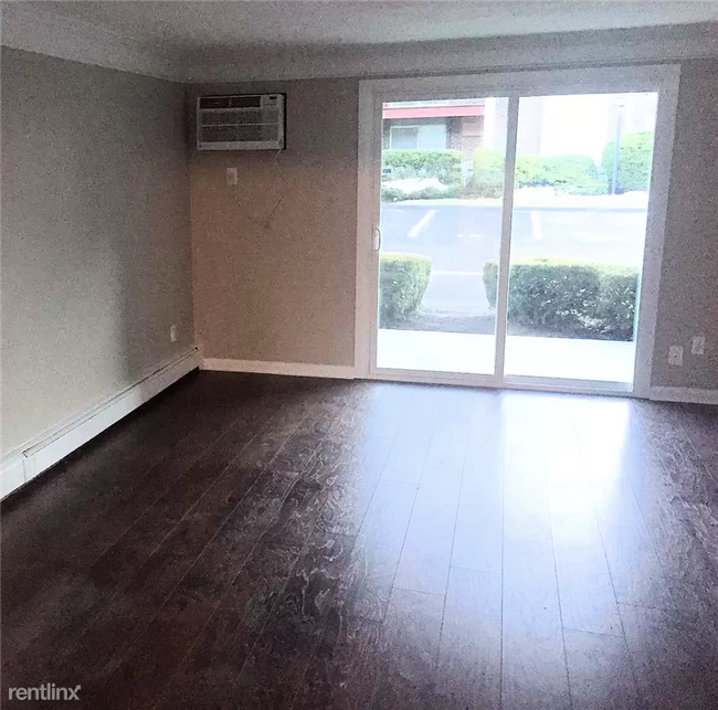 Foto del edificio - 9 Woodcrest Ct