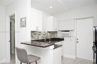 Building Photo - 4105 N Ocean Dr