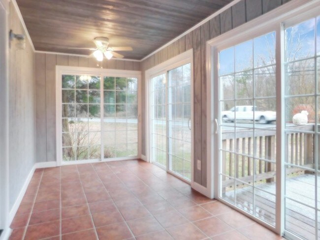 Building Photo - 17425 Horsehead Rd