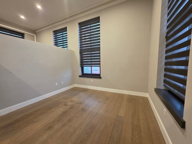 Building Photo - 407 Dudley St