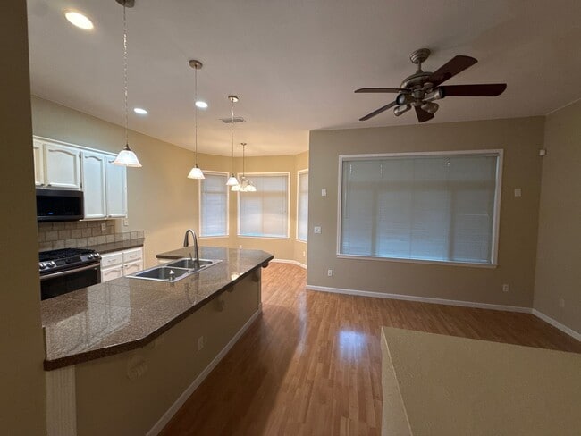 Foto del edificio - 3 BR, 2 Ba, 1451 SF, Single Story - - Tenatn Pay $175 monthly for WS&G