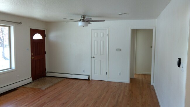 Building Photo - Beautifully Updated Boulder 3Bed/2Bath-- W...