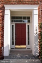 Building Photo - 13570 Village Green Dr