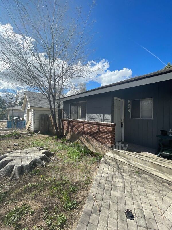 Building Photo - 854 G St