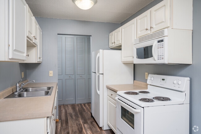 Interior Photo - The Bluffs of Burnsville