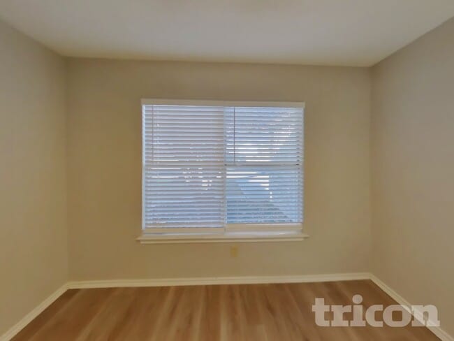 Foto del edificio - 8230 Longhorn Ridge Dr