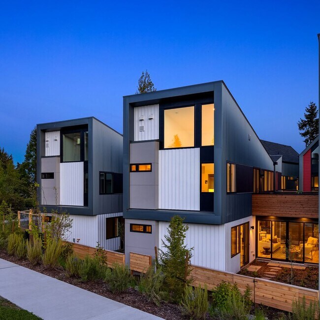 Foto del edificio - Net Zero Townhome on Bainbridge Island — 3 Bed | 2.25 Bath | 1,813 SqFt at The Trillium