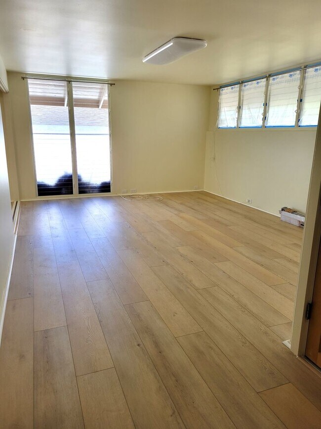 Building Photo - Aiea - Large 3 bedrooms, 2 bath house - Av...