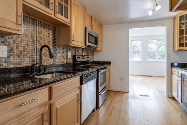 Foto del edificio - 8808 Allentown Rd