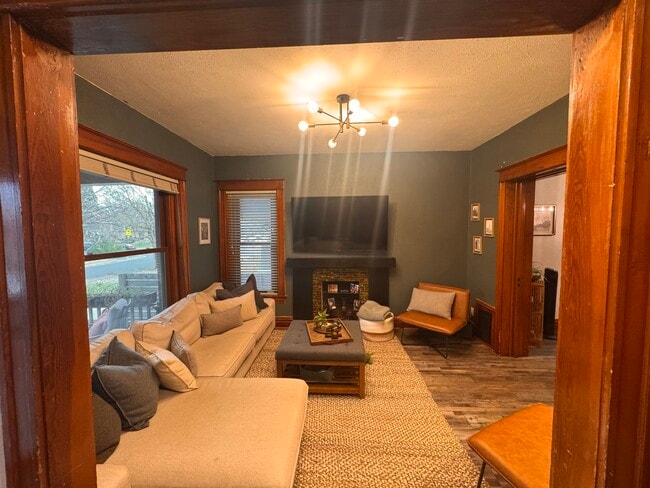 Photo - 2415 Vine St House