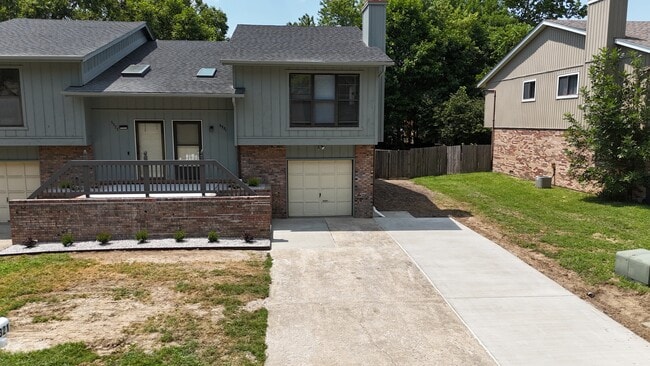 Building Photo - 3321 Dovershire Dr