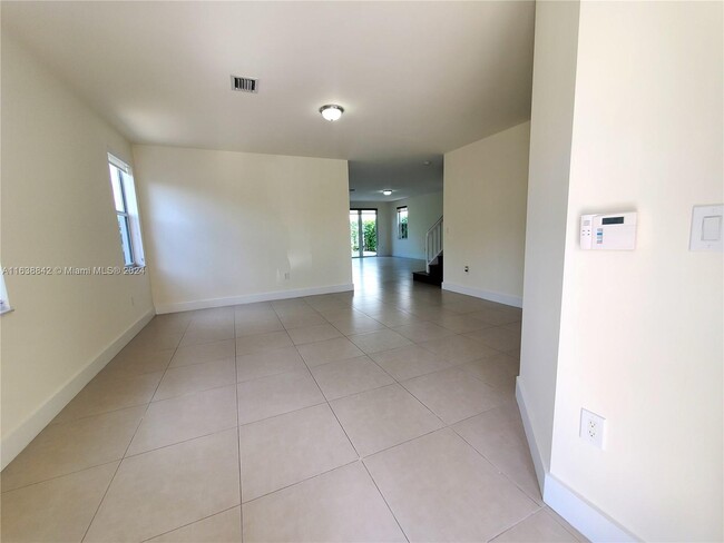 Foto del edificio - 6940 NW 104th Ct