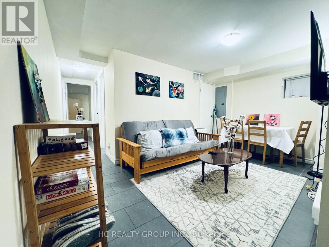 Primary Photo - 629 Bathurst St