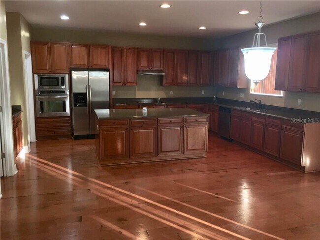 Foto del edificio - 739 Cascading Creek Ln