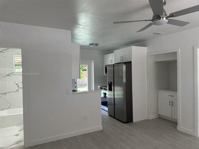 Foto del edificio - 1754 NE 48th Ct