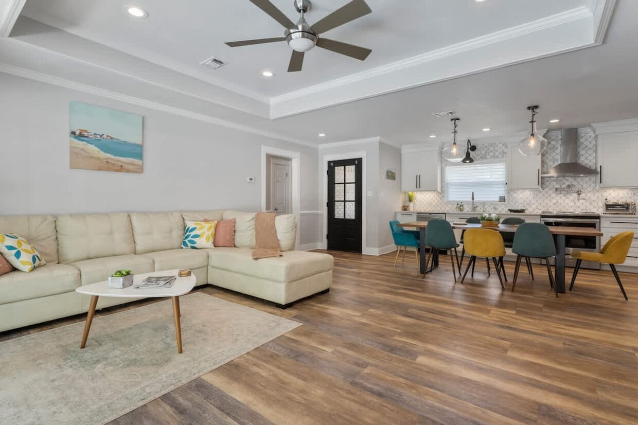 Primary Photo - 9200 Pointe Aux Chenes Rd